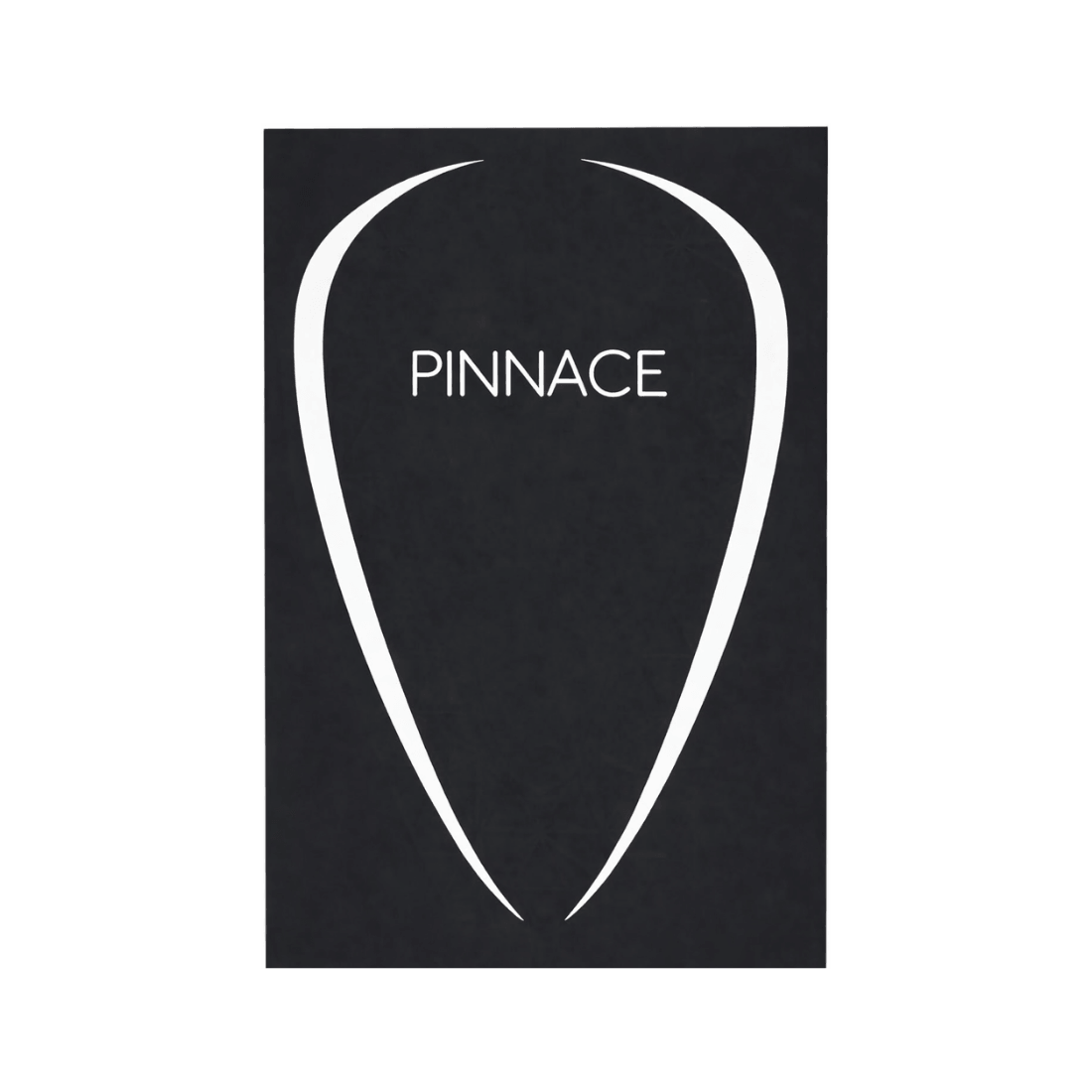 French Avenue Pinnace Noir langanhaltend mit eleganter schwarzer Basis