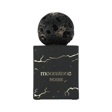 French Avenue Moon Stone Noire mit dunkler Frucht, Amber und Holz
